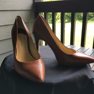 Leather Gianni Bini ( cognac) pumps